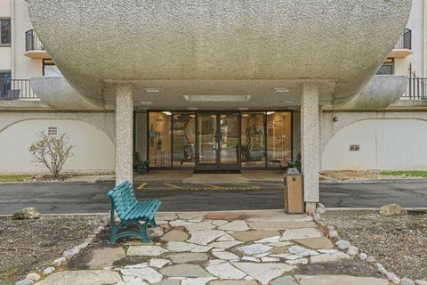 Tiny photo for 190 S Wood Dale Road #1107, Wood Dale, IL 60191 (MLS # 12523287)