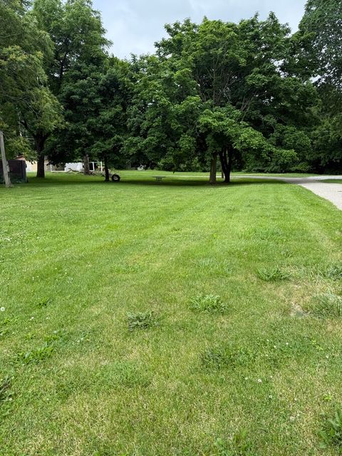611 S Spruce Street Villa Grove IL 61956
