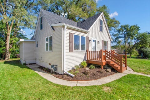 Tiny photo for 412 Fairfield Drive, Island Lake, IL 60042 (MLS # 12793330)
