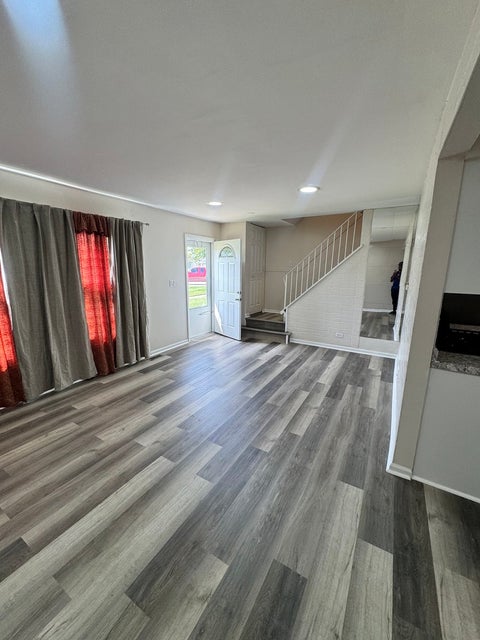 Tiny photo for 1303 Kingsbury Drive #B, Hanover Park, IL 60133 (MLS # 12770210)