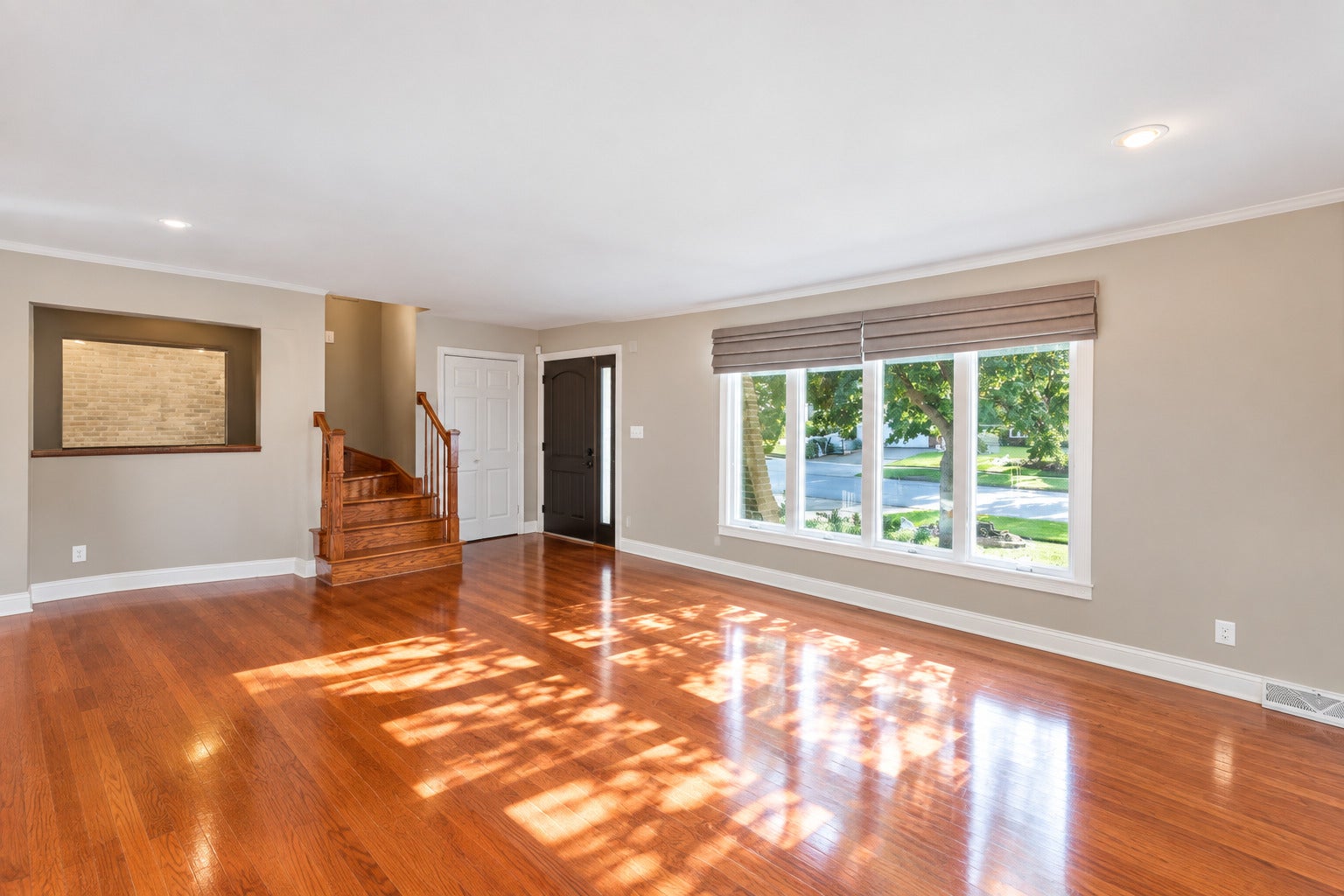 919 Hillview Drive
