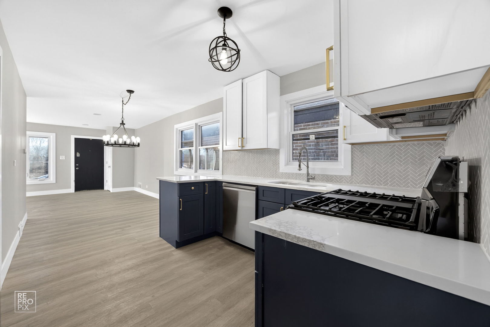 10240 S Torrence Avenue