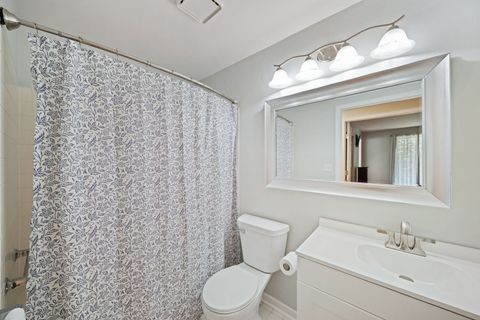 Tiny photo for 580 Muskegan Court #580, Vernon Hills, IL 60061 (MLS # 12469657)