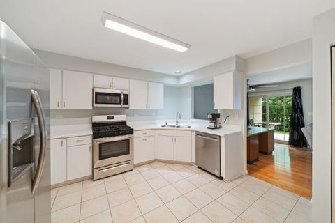 Tiny photo for 580 Muskegan Court #580, Vernon Hills, IL 60061 (MLS # 12469657)