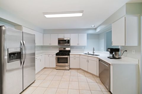 Tiny photo for 580 Muskegan Court #580, Vernon Hills, IL 60061 (MLS # 12469657)