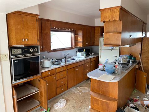 Tiny photo for 209 S 16th Street, Herrin, IL 62948 (MLS # 100000601)