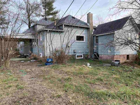 Tiny photo for 209 S 16th Street, Herrin, IL 62948 (MLS # 100000601)