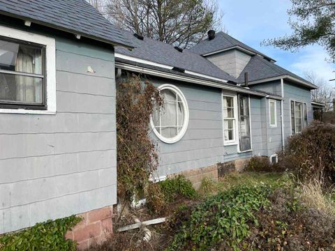 Tiny photo for 209 S 16th Street, Herrin, IL 62948 (MLS # 100000601)