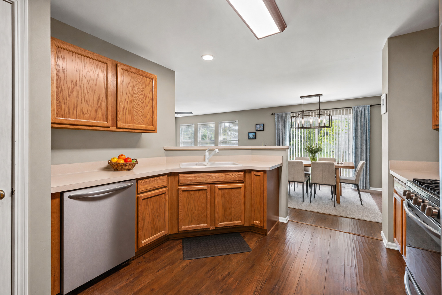 1582 Isle Royal Circle