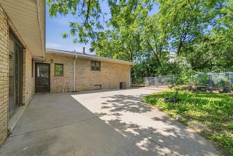 Tiny photo for 8800 W 104th Street, Palos Hills, IL 60465 (MLS # 12687737)