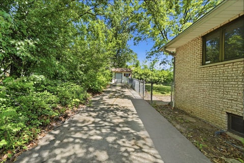 Tiny photo for 8800 W 104th Street, Palos Hills, IL 60465 (MLS # 12687737)