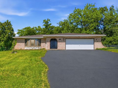 Photo of 8800 W 104th Street, Palos Hills, IL 60465 (MLS # 12687737)