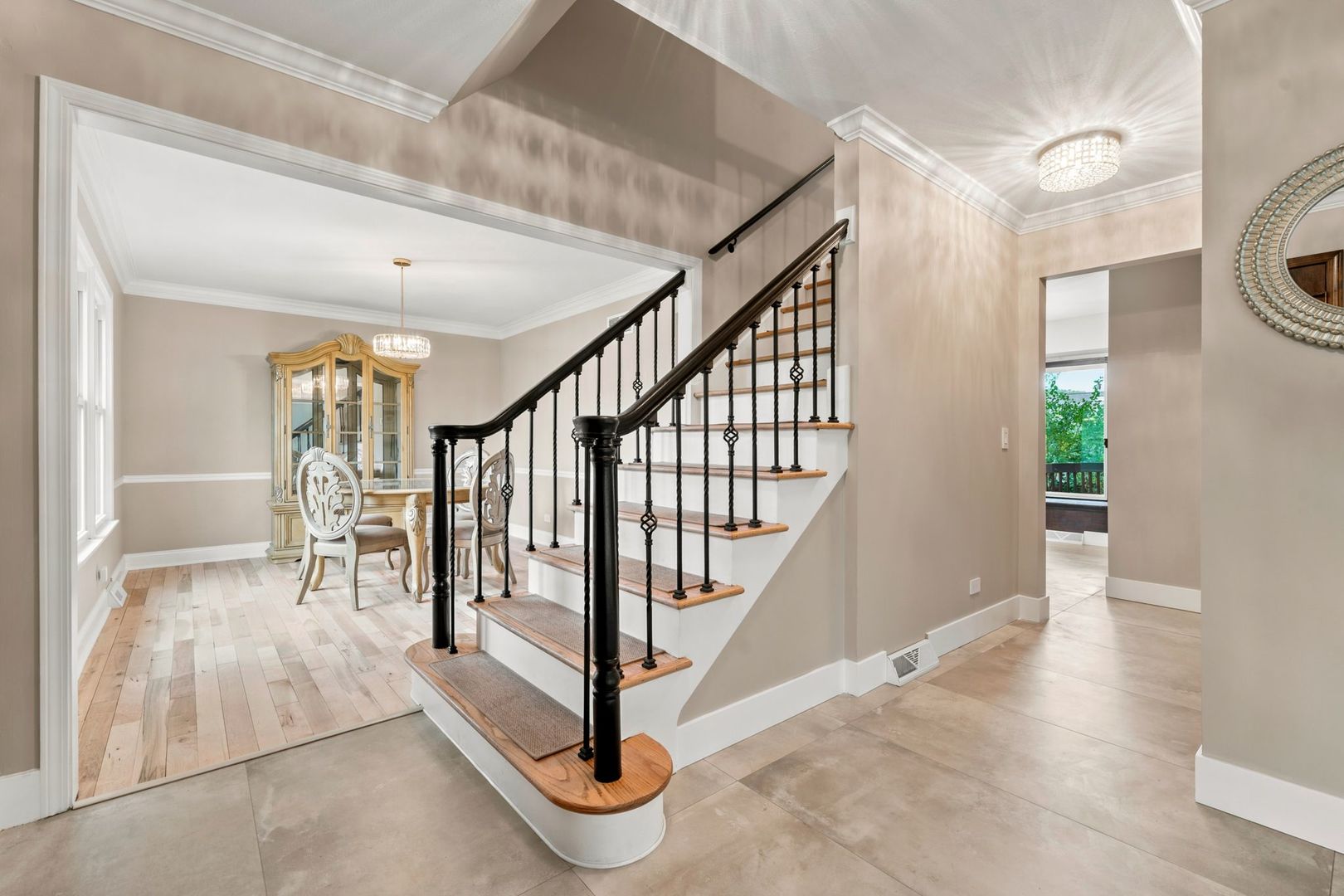 1221 W Sable Drive