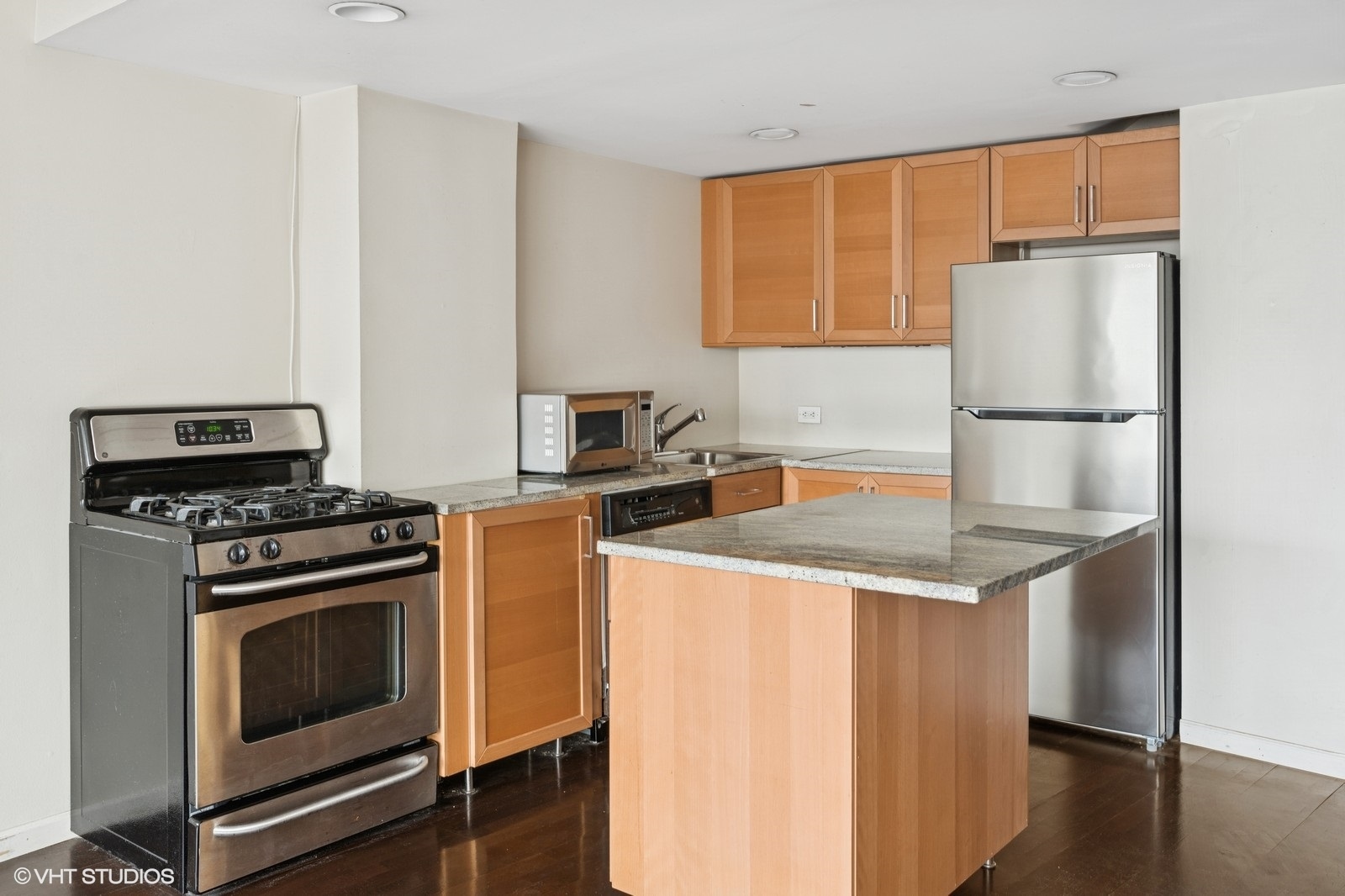 1150 N Lake Shore Drive 20J