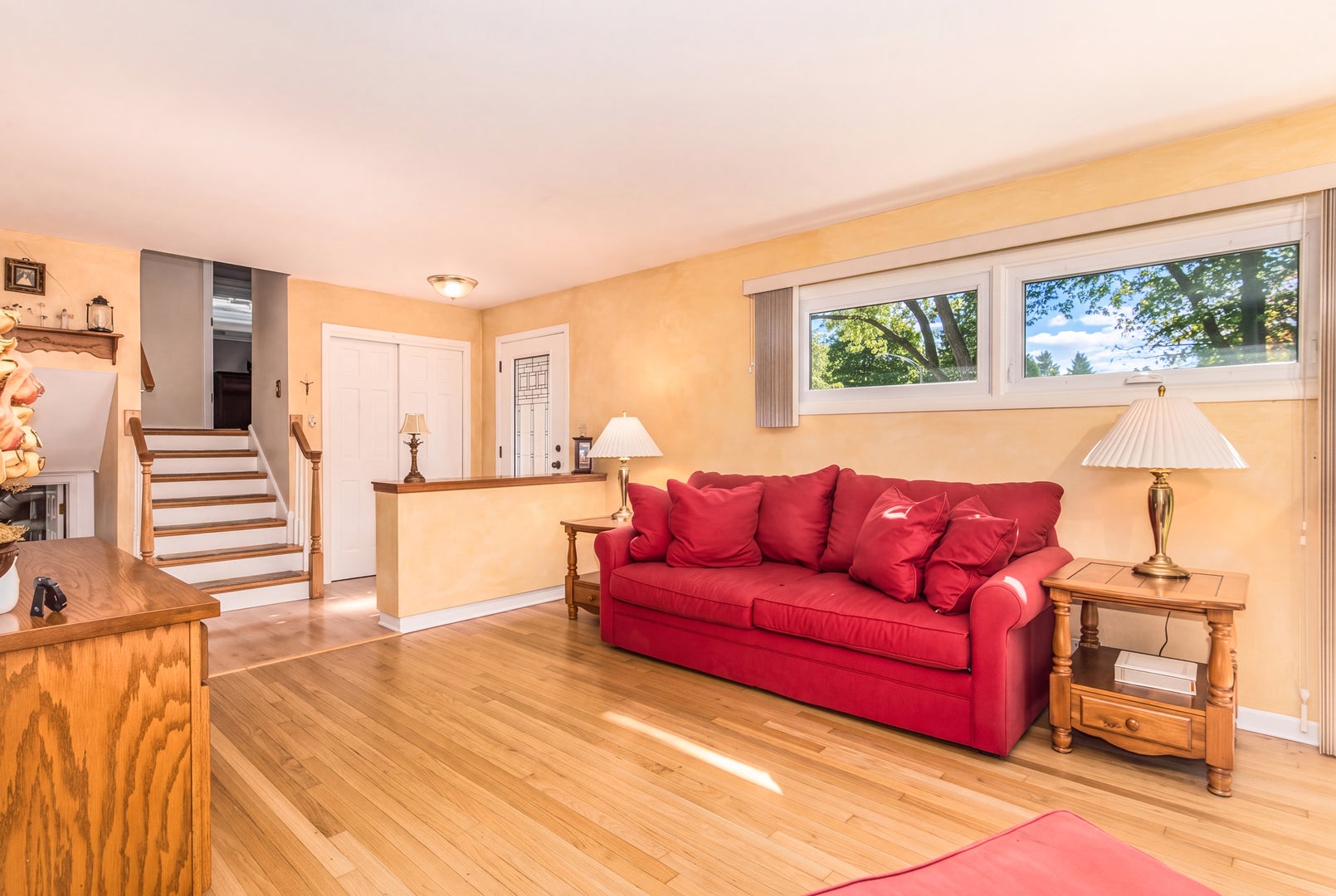 252 W Pleasant Hill Boulevard