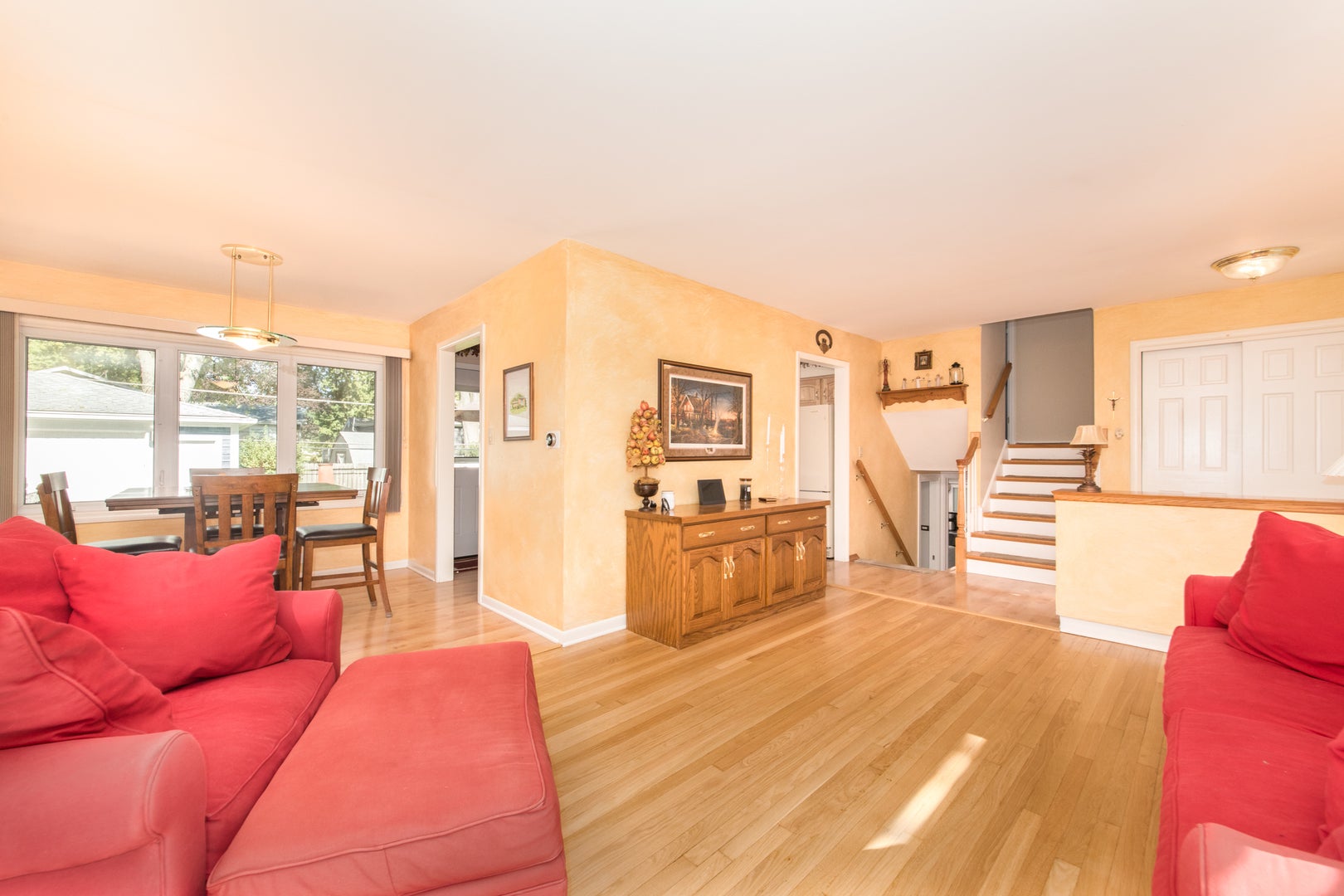 252 W Pleasant Hill Boulevard