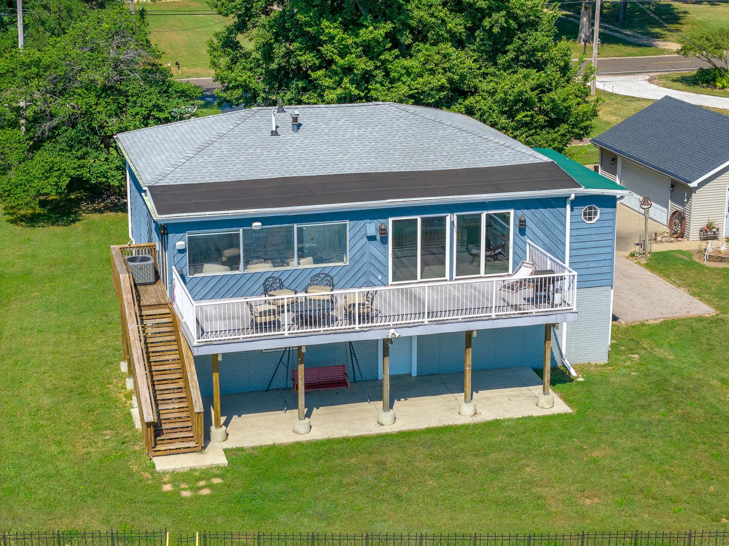 15326 N RIVER BEACH Drive