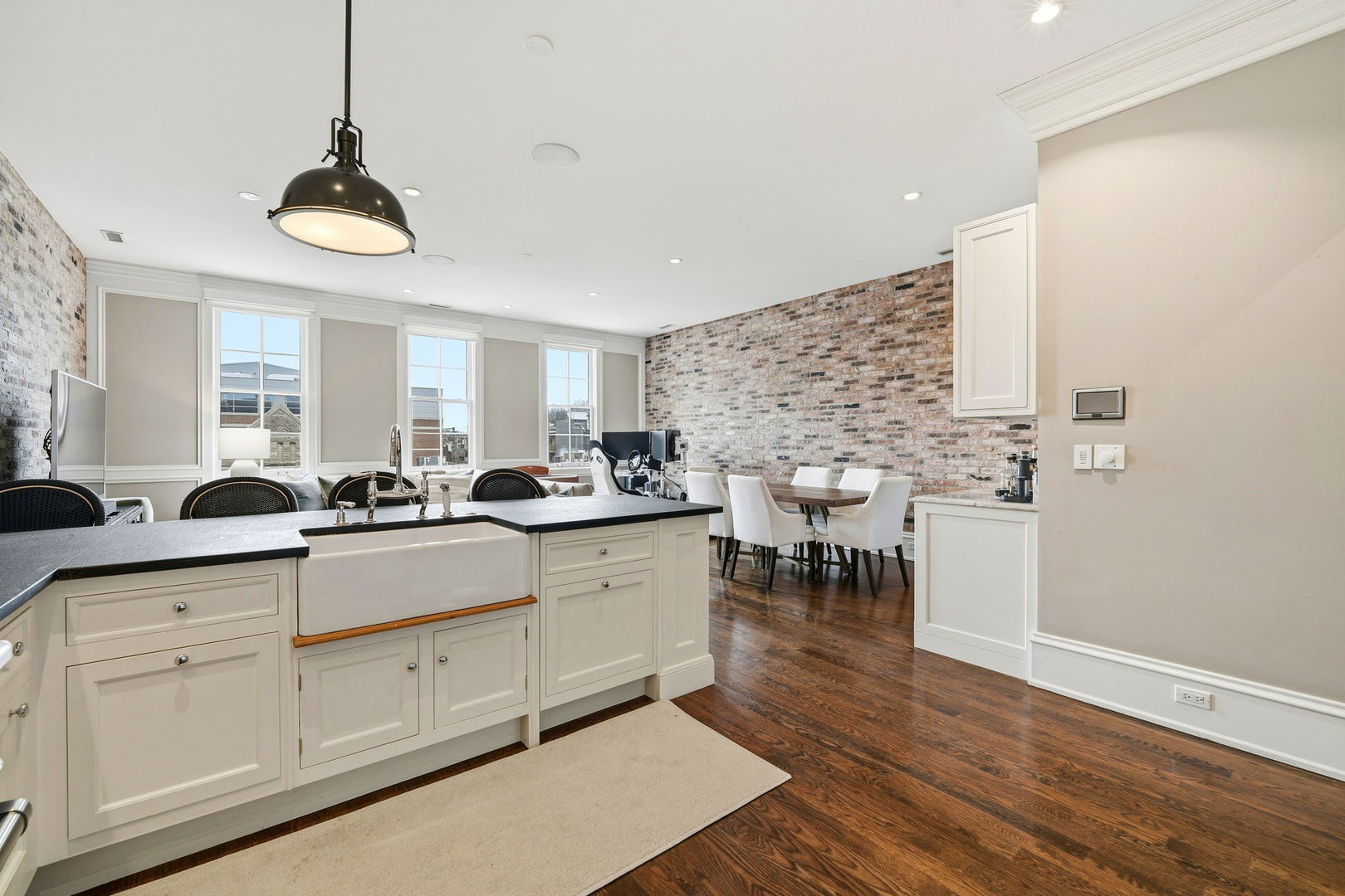 955 W Webster Avenue 2