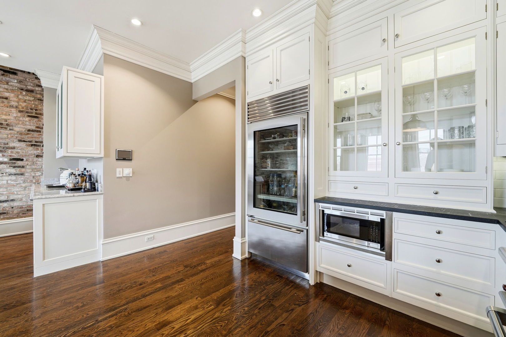 955 W Webster Avenue 2