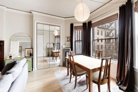 Tiny photo for 20 E Goethe Street #501, Chicago, IL 60610 (MLS # 12602131)