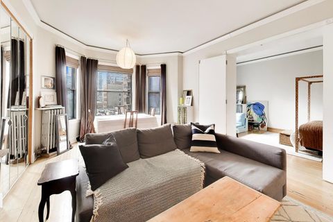 Tiny photo for 20 E Goethe Street #501, Chicago, IL 60610 (MLS # 12602131)