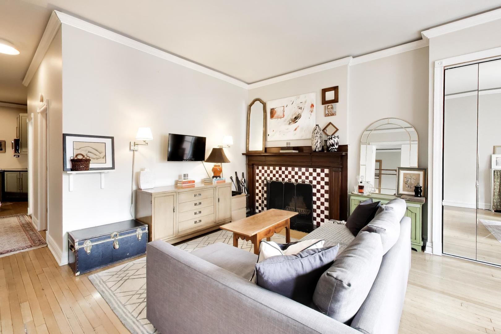 20 E Goethe Street 501