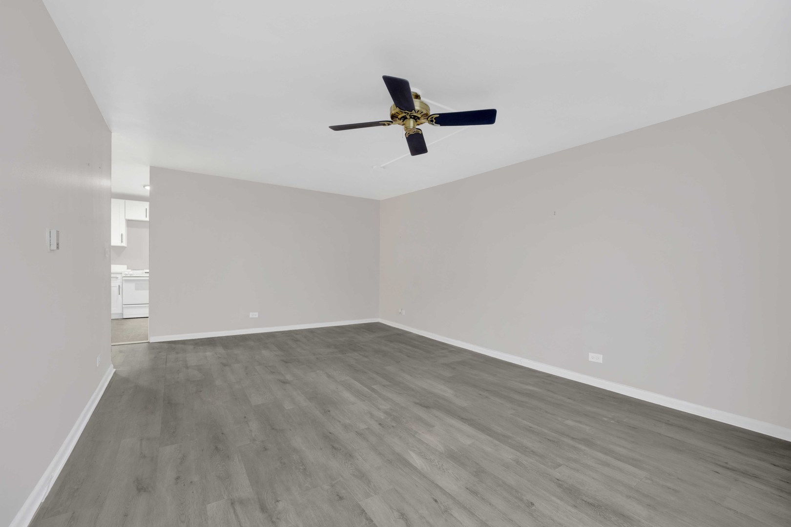 720 W Gordon Terrace 7F