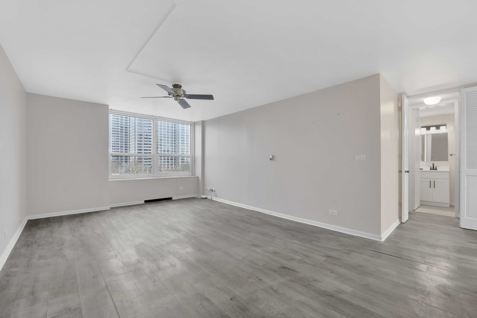 720 W Gordon Terrace 7F