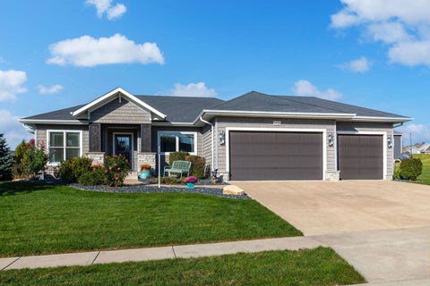 Photo of 6428 Fairhaven Road, Davenport, IA 52807 (MLS # 12785164)