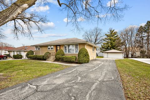 Tiny photo for 2701 Lee Street, Melrose Park, IL 60164 (MLS # 12615713)