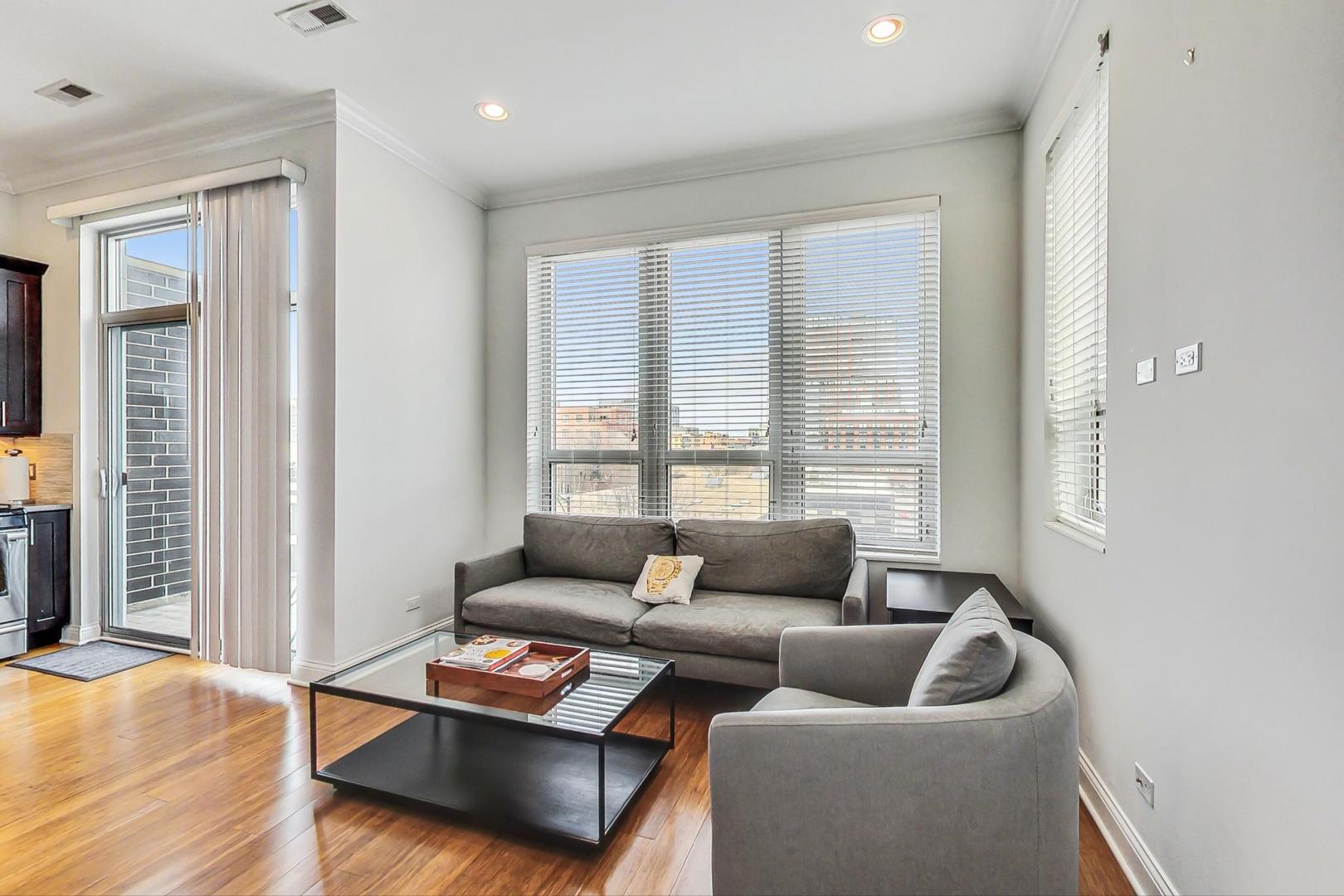 1249 W Madison Street 301