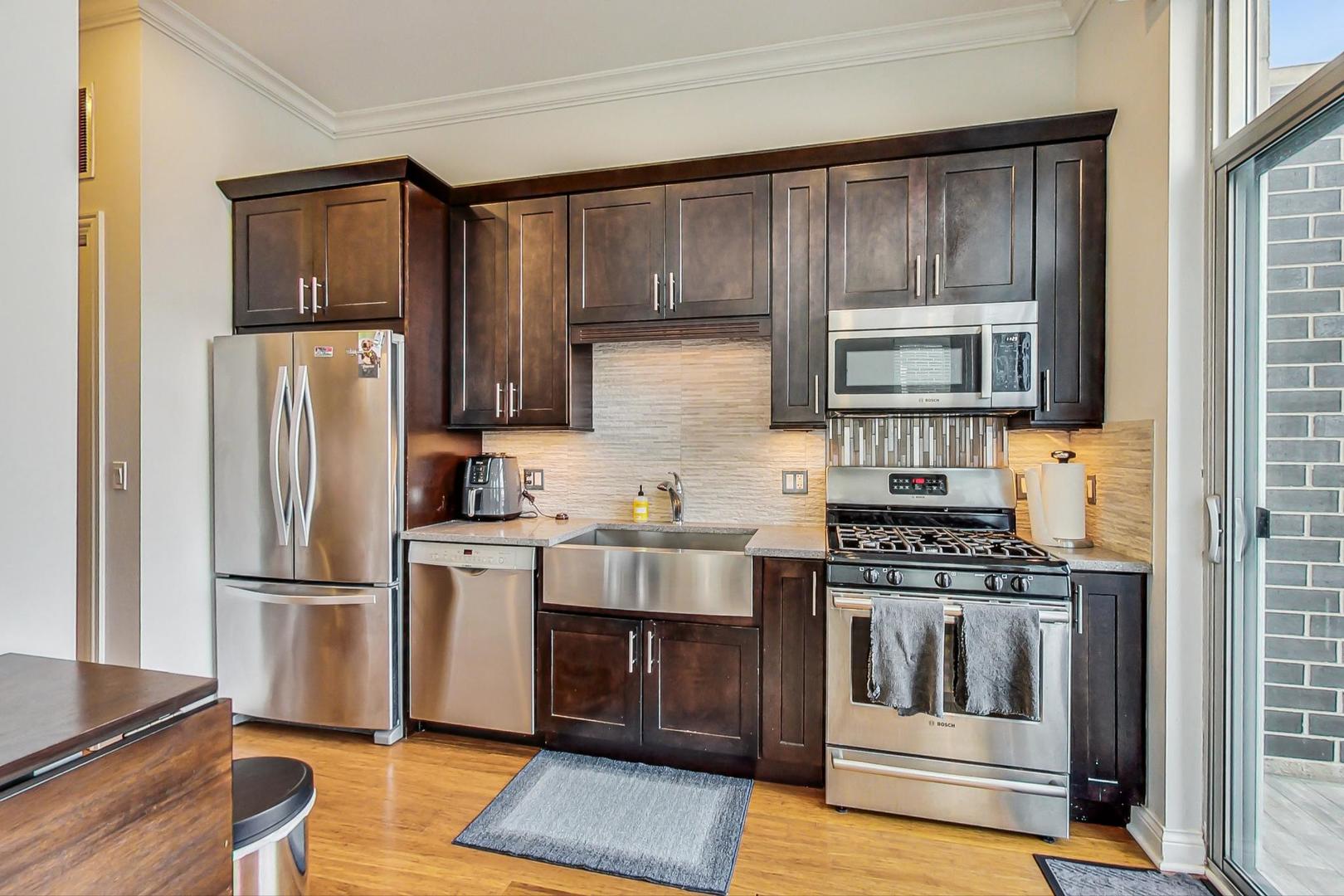 1249 W Madison Street 301