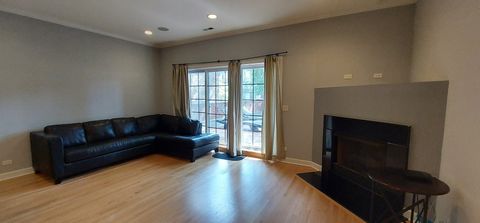 Tiny photo for 663 W Barry Avenue #2A, Chicago, IL 60657 (MLS # 12456570)