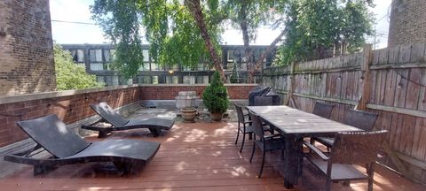 Tiny photo for 663 W Barry Avenue #2A, Chicago, IL 60657 (MLS # 12456570)
