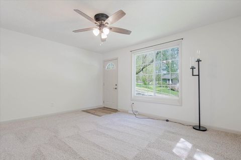 Tiny photo for 1213 Barker Street, Bloomington, IL 61701 (MLS # 12608285)