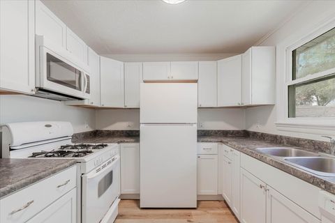 Tiny photo for 1213 Barker Street, Bloomington, IL 61701 (MLS # 12608285)