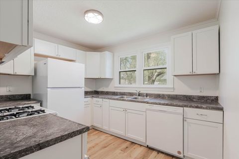 Tiny photo for 1213 Barker Street, Bloomington, IL 61701 (MLS # 12608285)