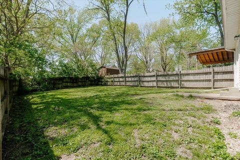 Tiny photo for 1213 Barker Street, Bloomington, IL 61701 (MLS # 12608285)