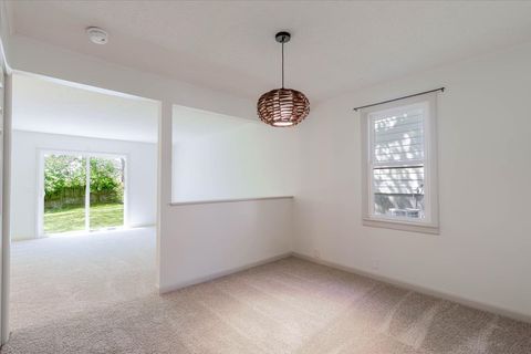Tiny photo for 1213 Barker Street, Bloomington, IL 61701 (MLS # 12608285)