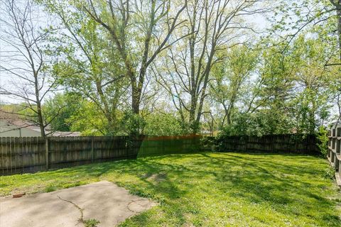 Tiny photo for 1213 Barker Street, Bloomington, IL 61701 (MLS # 12608285)