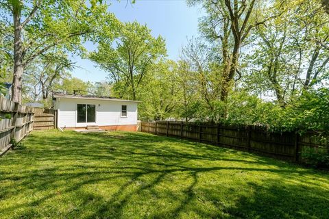 Tiny photo for 1213 Barker Street, Bloomington, IL 61701 (MLS # 12608285)