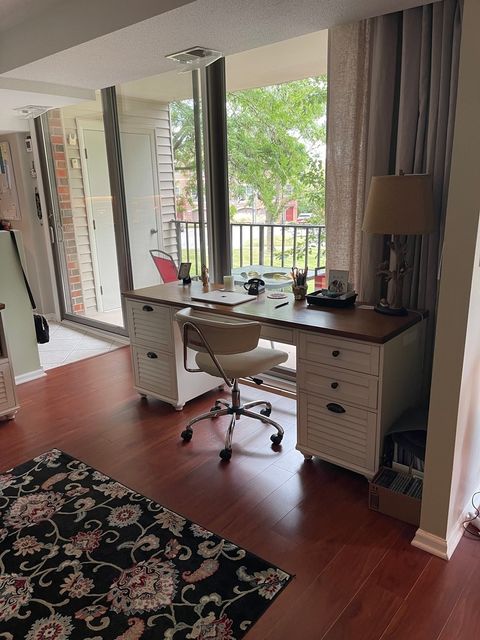 Tiny photo for 2 S Atrium Way #203, Elmhurst, IL 60126 (MLS # 12499259)