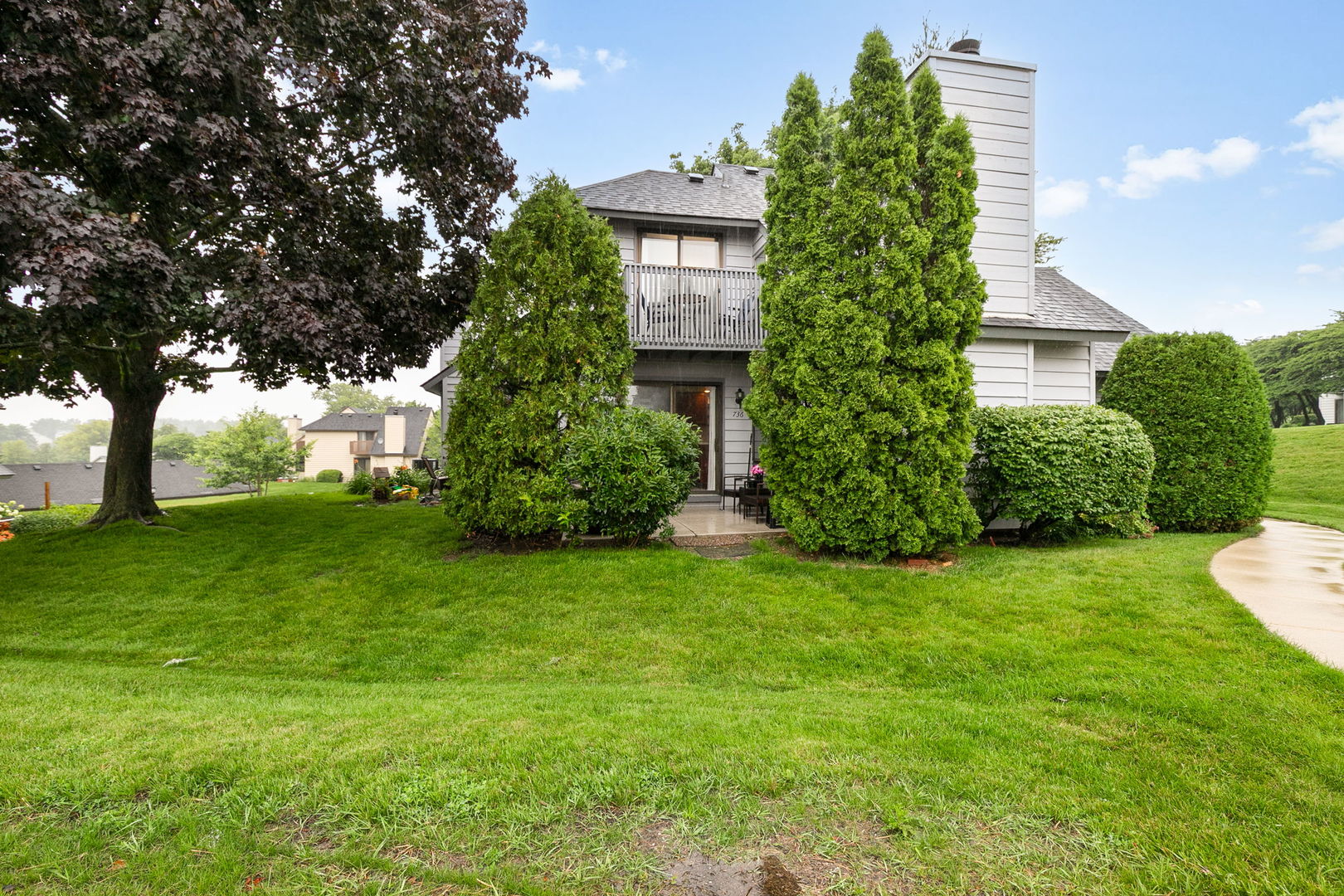 736 Glen Way 736