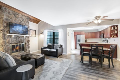 Tiny photo for 736 Glen Way #736, Gurnee, IL 60031 (MLS # 12688936)