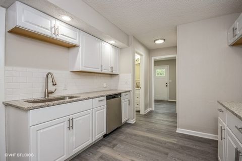 Tiny photo for 224 W Clinton Avenue, Farmer City, IL 61842 (MLS # 12540089)