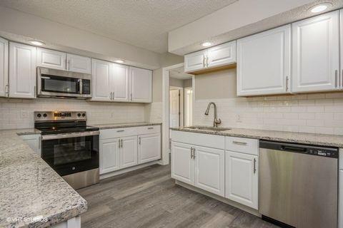 Tiny photo for 224 W Clinton Avenue, Farmer City, IL 61842 (MLS # 12540089)