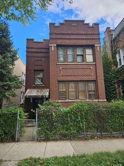 4915 N Troy Street Chicago IL 60625