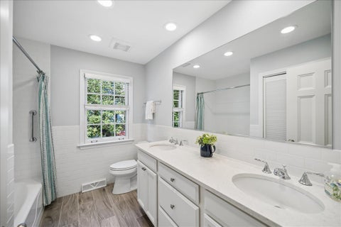 Tiny photo for 870 Prospect Avenue, Winnetka, IL 60093 (MLS # 12745759)