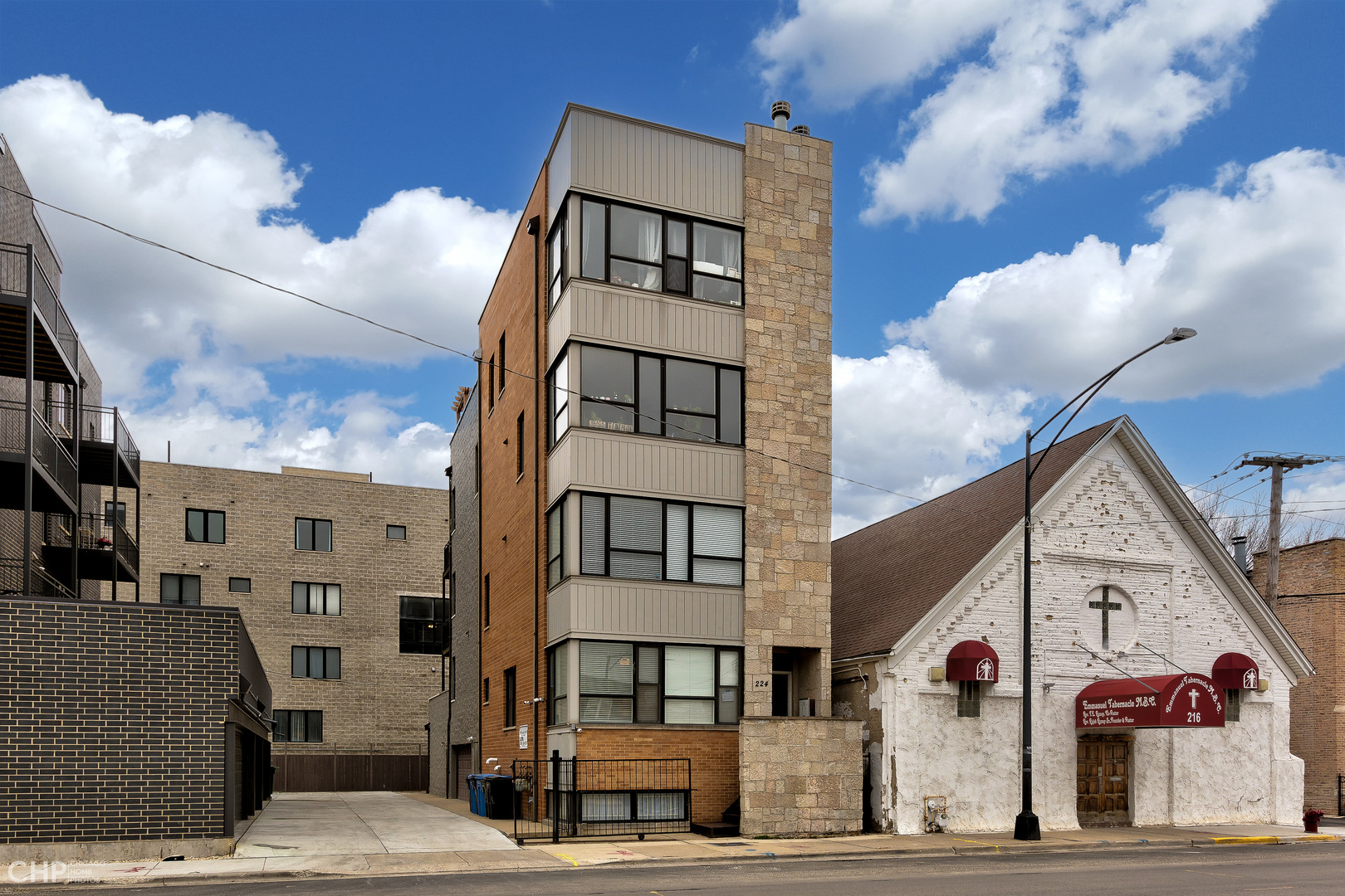 224 S Oakley Boulevard 2