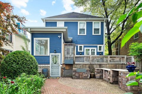 Tiny photo for 4748 N Beacon Street, Chicago, IL 60640 (MLS # 12390675)